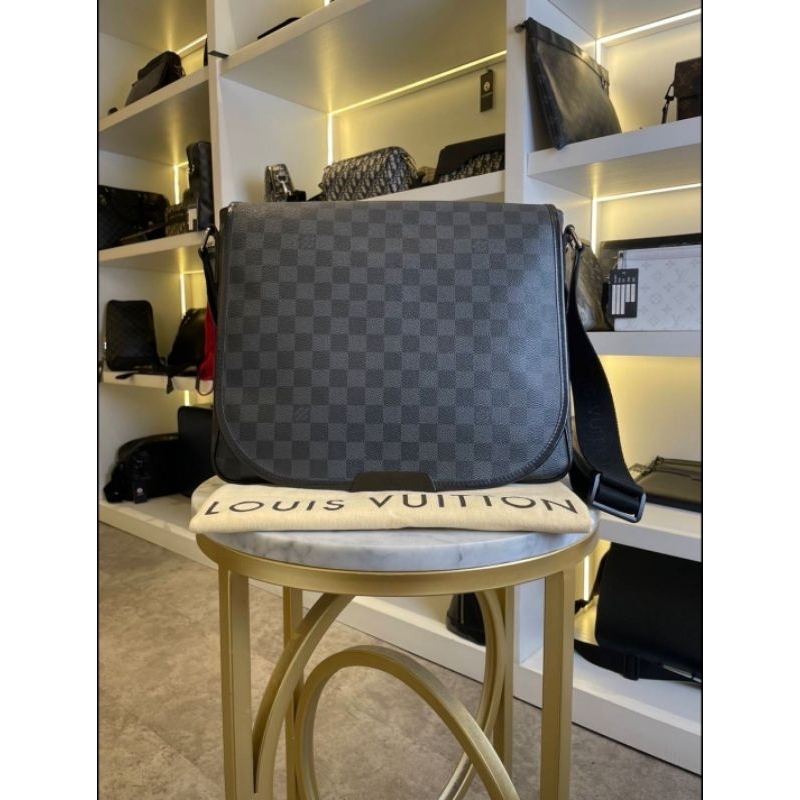 Louis Vuitton Damier Messenger Bag