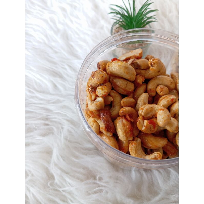 

Kacang mede pedas manis 1kg