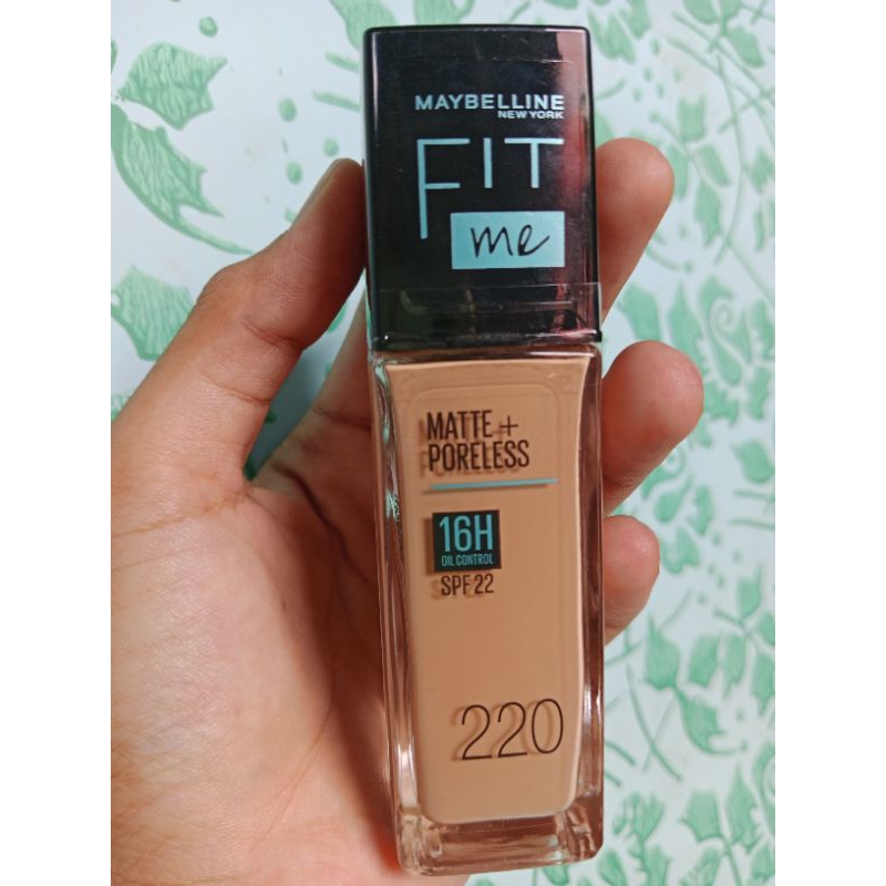 Foundation Maybelline fit me matte+poreless No 220