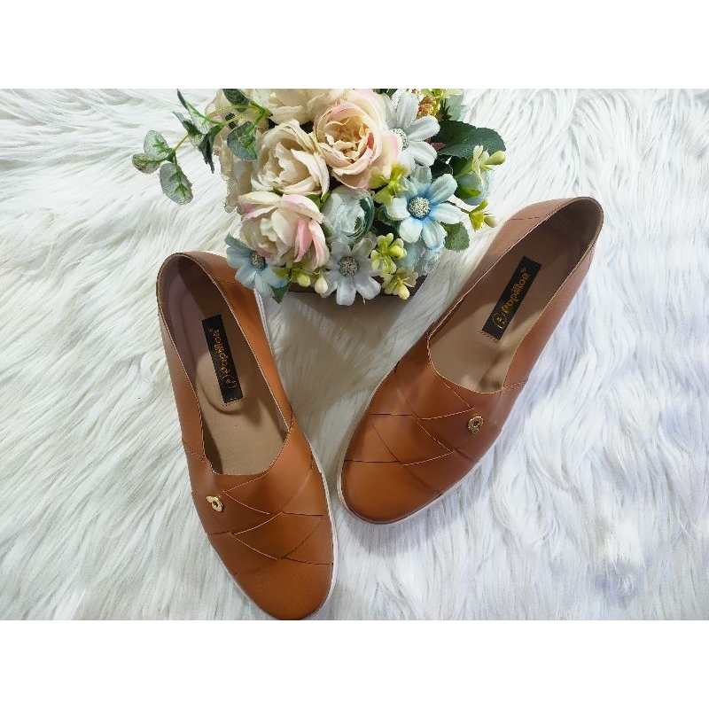 Sepatu wanita Papillon SMK704