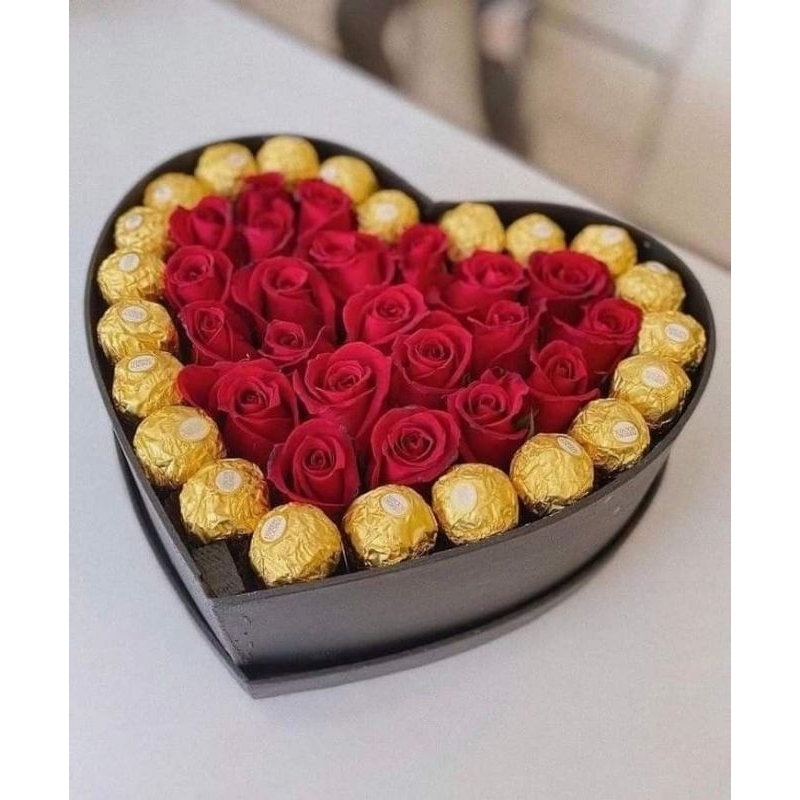 

BIG SWEET LOVE BOX | Rangkaian Coklat Ferrero Rocher bunga mawar | Rose Coklat Valentine Valentine's Day Wisuda Mothers day Florist Bali Bunga Fresh Flower Florist Denpasar Bali Based Toko bunga Bunga segar Imlek hadiah hari ibu | LACASADIGIORGIA