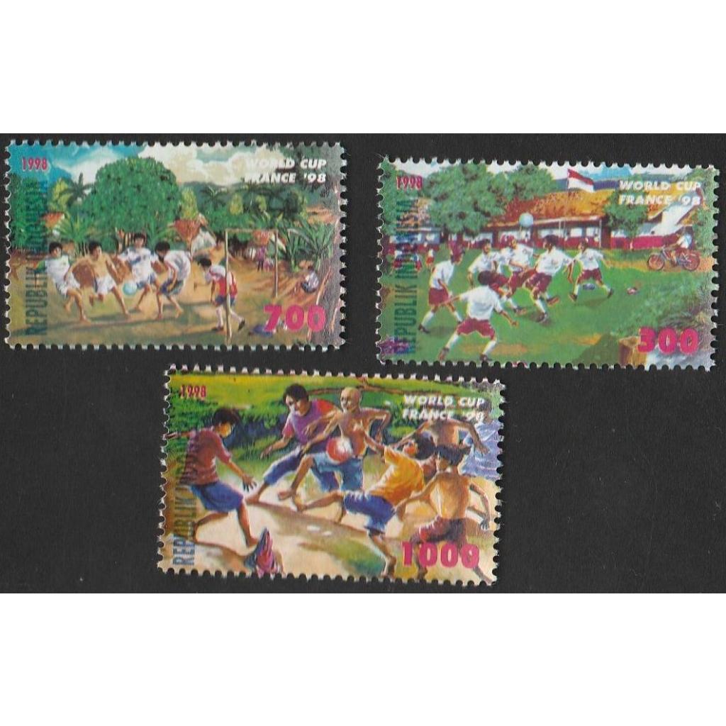 

A 11185 SET LENGKAP PRANGKO INDONESIA TEMA WORLD CUP FRANCE 1997 DENGAN KONDISI MNH MINT NEVER HINGED