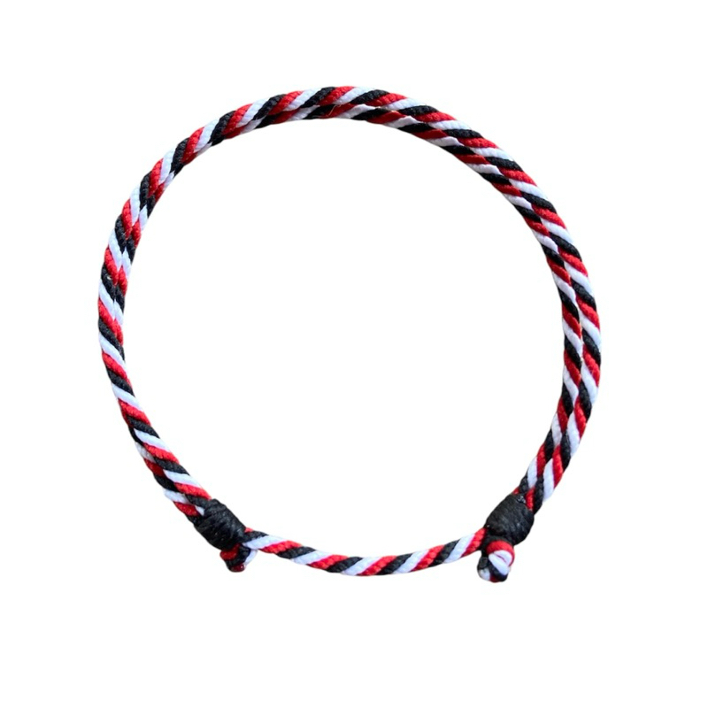 Gelang Tridatu ikat Tradisional khas Bali