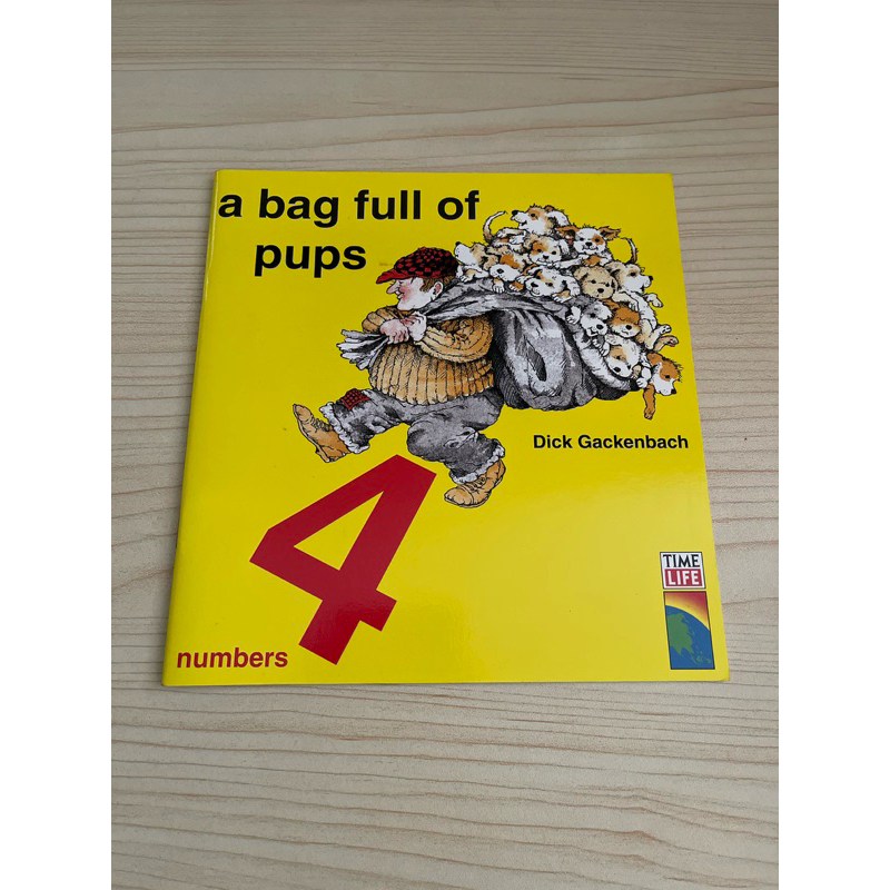 BUKU TIME LIFE A BAG FULL OF PUPS NUMBERS 4