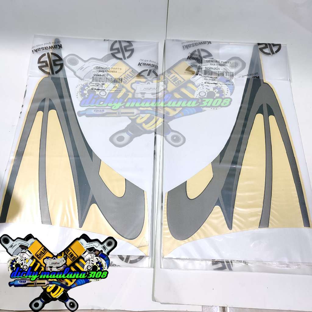 STICKER STRIPING STIKER FAIRING BESAR SAMPING KIRI KANAN HITAM NINJA RR OLD 2010-2011 ORI