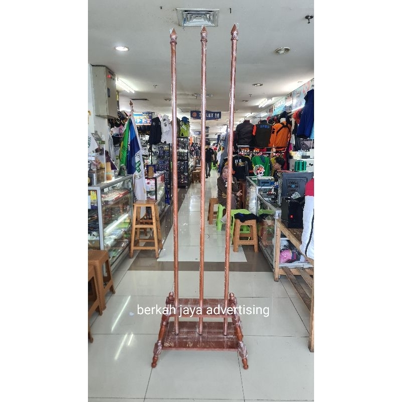 Tiang bendera pataka 3 lubang