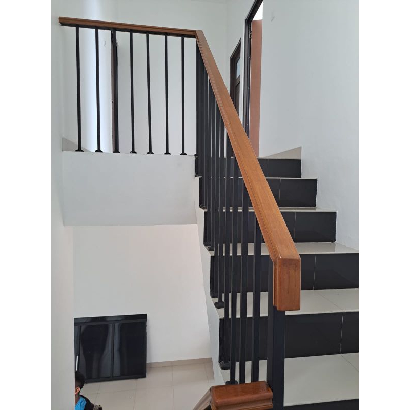 Handrail pegangan tangga Railing kayu meranti permeter