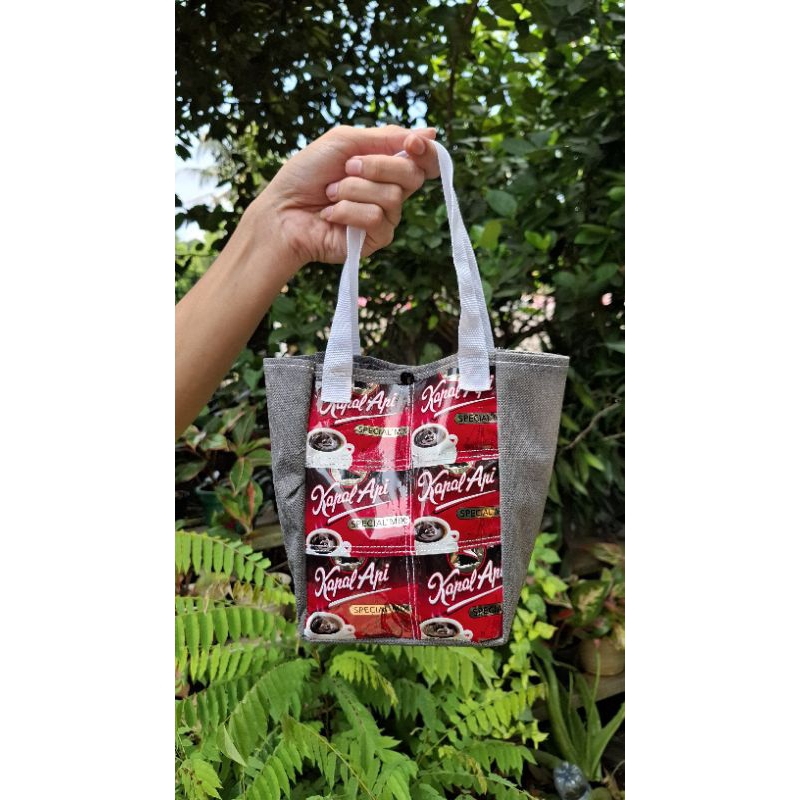 

Tas plastik daur ulang. Tas dari plastik kopi