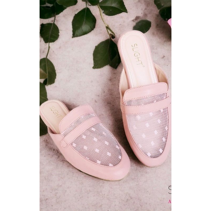 sandal selop wanita dengan bermacam warna dan ukuran