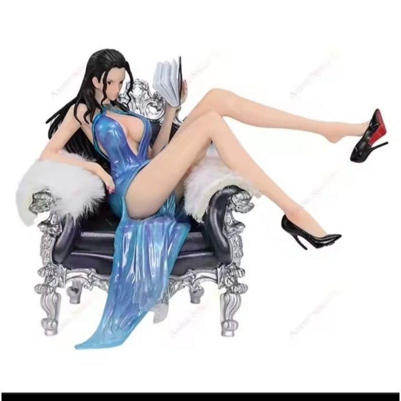 action figure Nico Robin dudukdisofa
