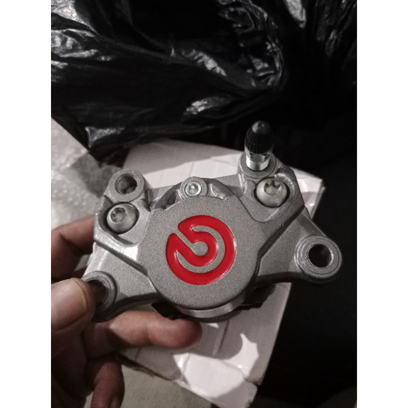 Kaliper brembo 2 piston caliper brembo 2 p red logo