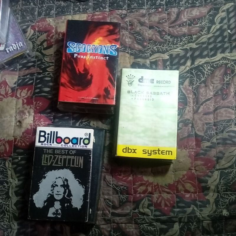 ROCK HARD ROCK COLLECTION KASET PITA