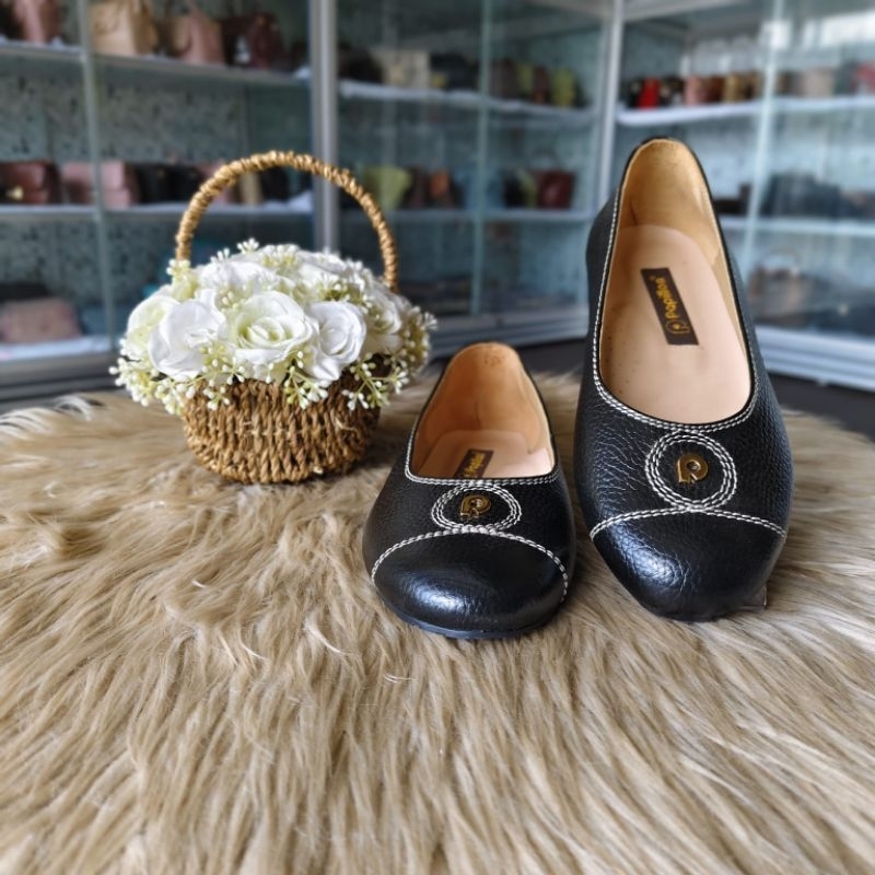 Sepatu Papillon S701