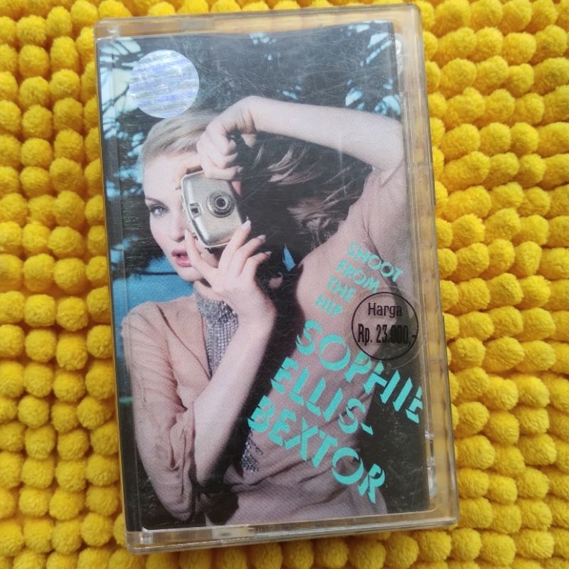 KASET PITA SOPHIE ELLIS BEXTOR SHOOT FROM THE HIP