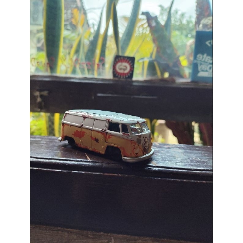 VW BUS JADA LOOSE