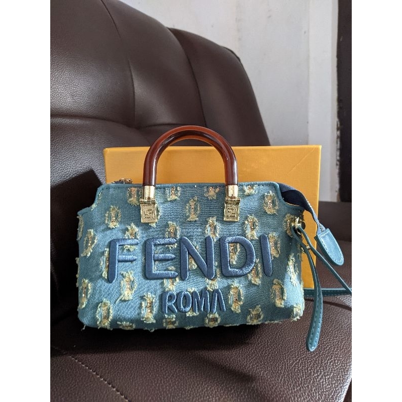 Fendi Romni Tas Tangan Emas