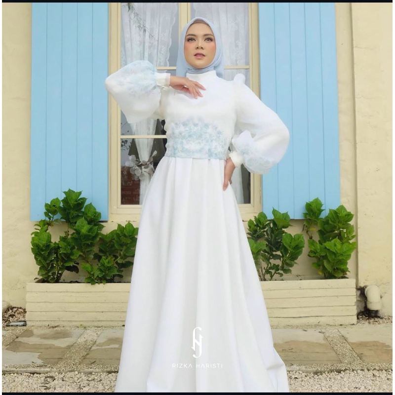 Dress Emily Pattern biru by Rizka Haristi | Dress pre wedding