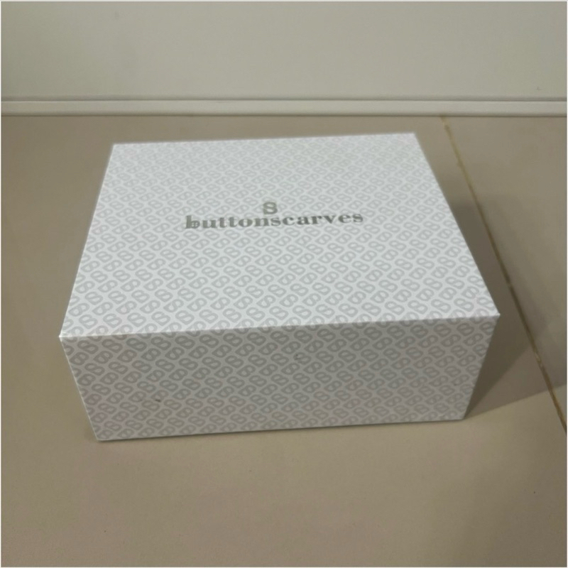 

Buttonscarves Beauty Box PR Package / Kotak Kado Hampers