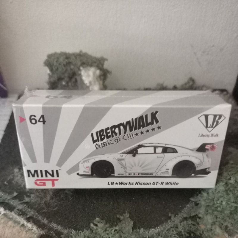Mini GT#064 LB*Works Nissan GT-R White (Free Protektor)