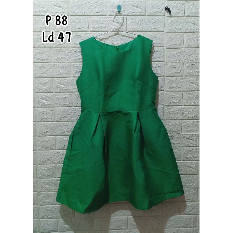 PL - mini dress pesta hijau wanita mewah tanpa lengan you can see pita belakang