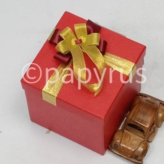 

PAPYRUS 15x15 Tinggi 15cm Kotak Kado Gift Box V2