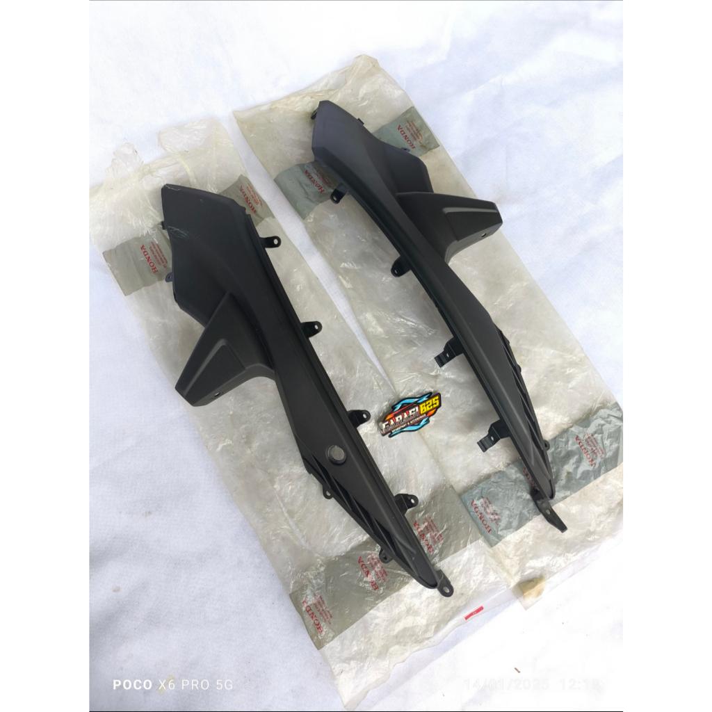 83520/83620-KVB-900 cover side R L sambungan body kanan kiri vario 110 CW karbu original AHM