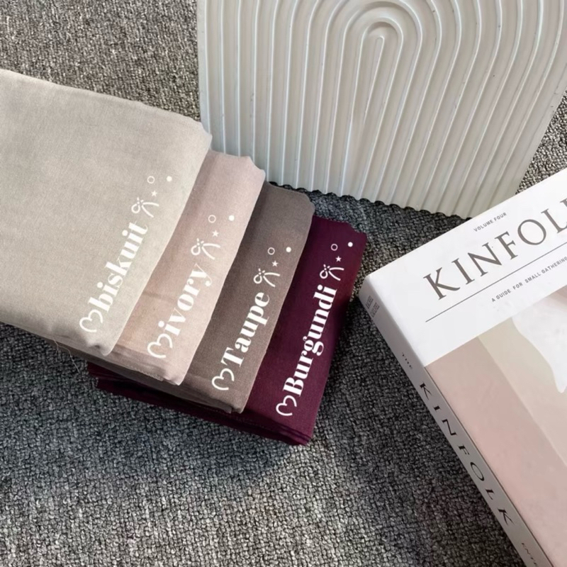 Hijab SegiEmpat Paris Jadul Varisha Azara RedRose