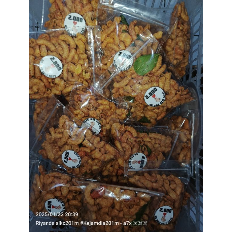 

Snack makaroni daun jeruk