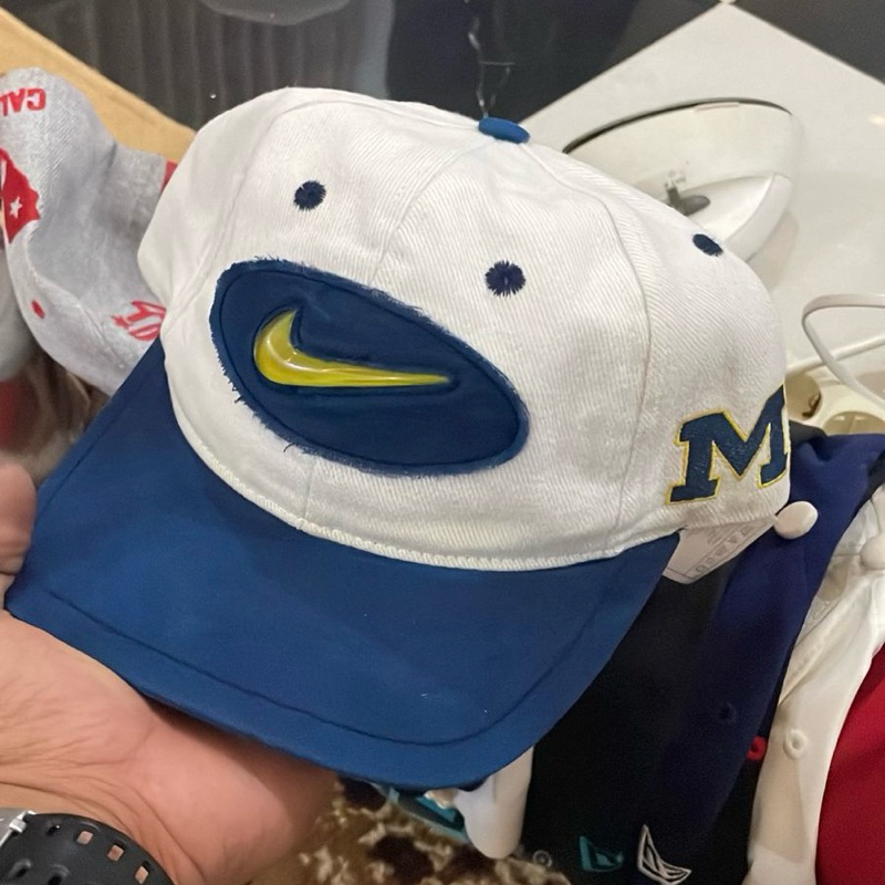 Topi nike bubble vintage michigan 90s rare item