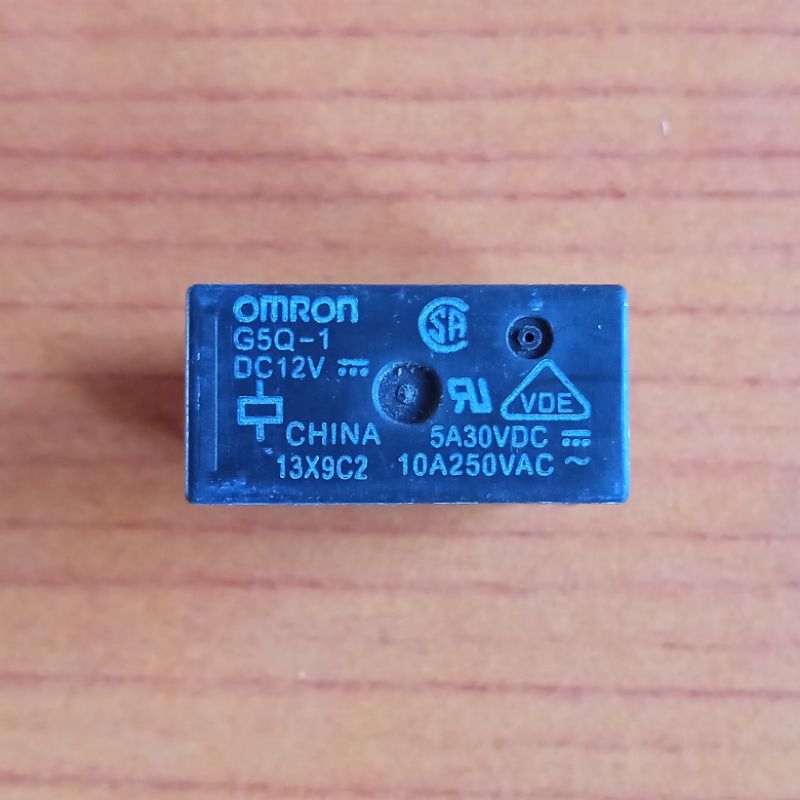 RELAY OMRON DC 12V 10A 5 PIN CABUTAN ORIGINA HARGA 1 PCS