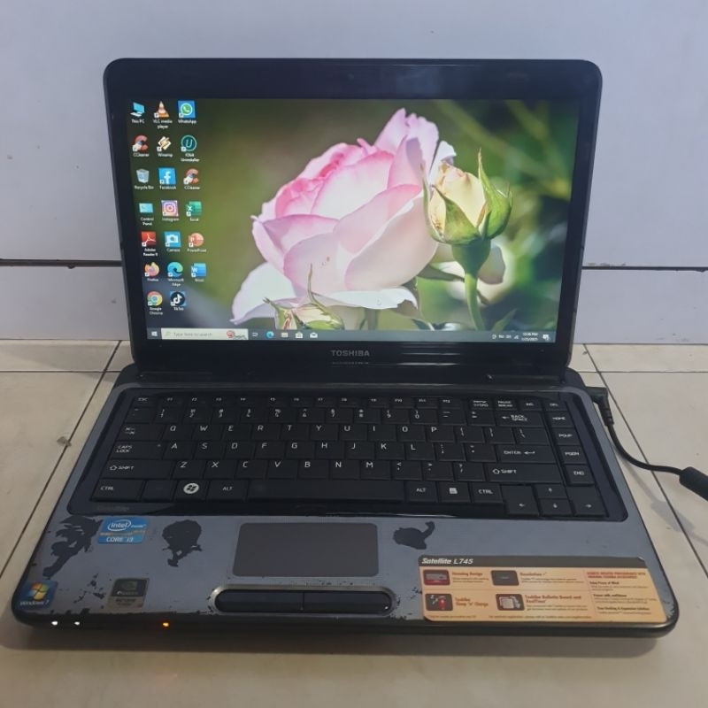 Toshiba L745