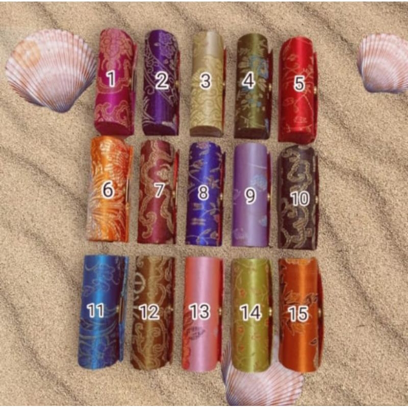 Dompet Lipstik Tempat Penyimpanan Lipstik Dengan Warna Yg menarik Dan dilengkapi cermin kecil dalam 