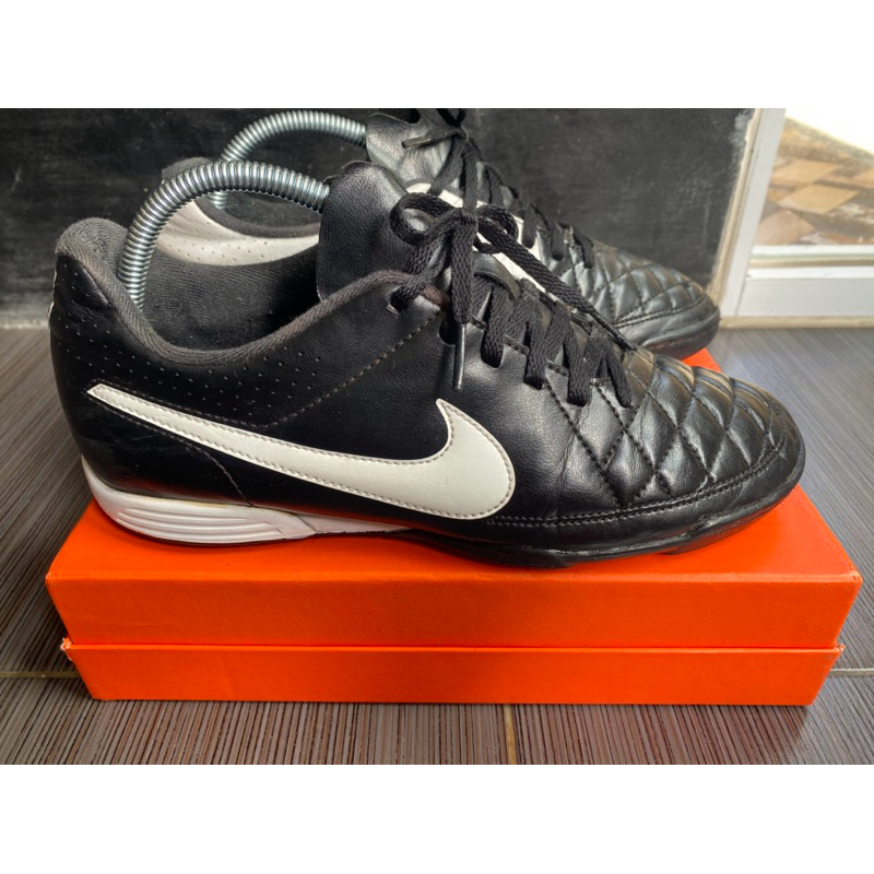 sepatu futsal Minisoccer second bekas