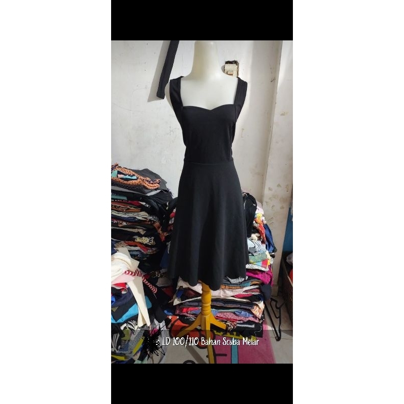 Gaun Hitam Wanita Gamis