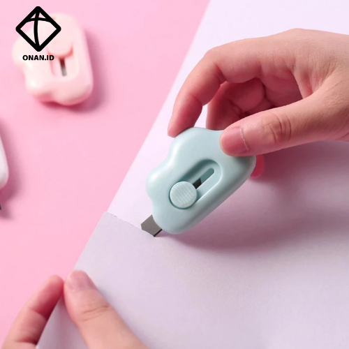 

ONAN Pisau Cutter Mini Lucu Warna Warni Bentuk Awan & Lumba-Lumba Perlengkapan ATK / Silet Gagang Lucu / Foldable Knife Pembuka Paket / Kater Plastik