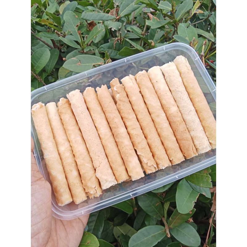 

KUE SEMPRONG ROLLS BOX ISI 32 BATANG