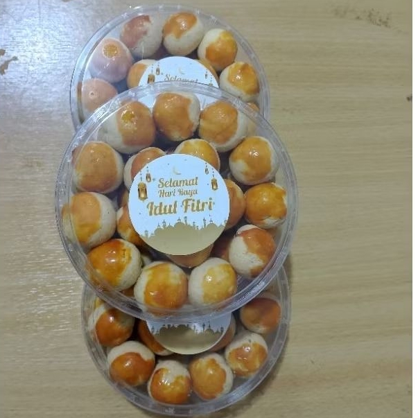 

KUE KERING HOME MADE NASTAR KASTENGEL PUTRI SALJU CHOCOCIPS 250GR