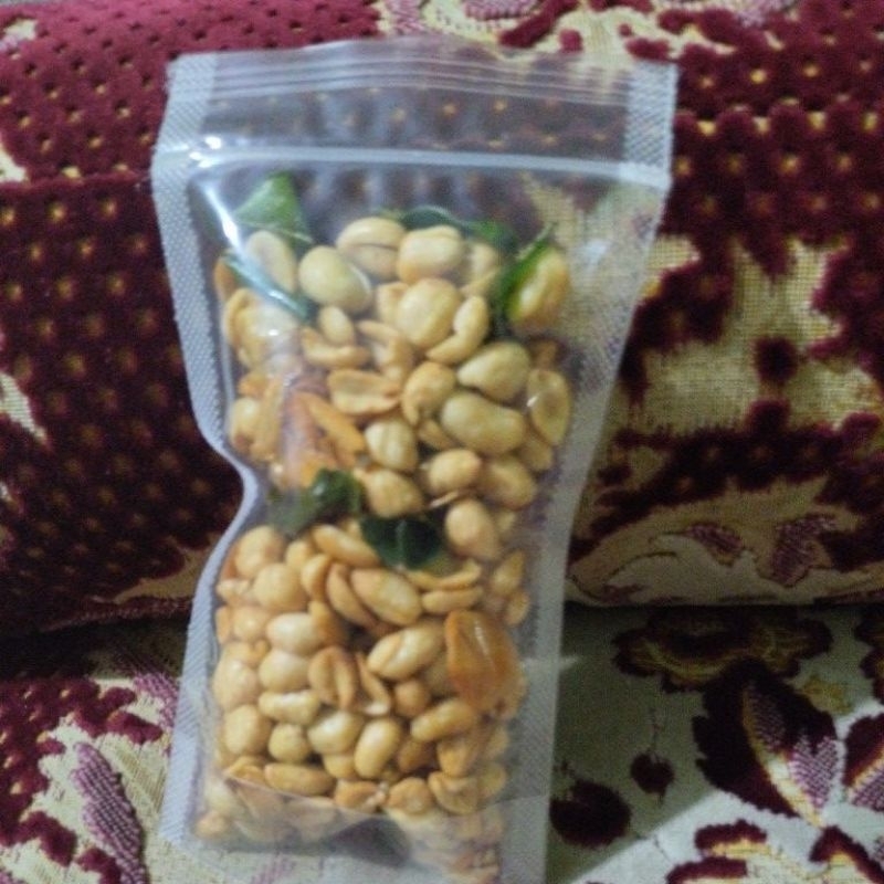 

kacang bawang daun jeruk 200gram
