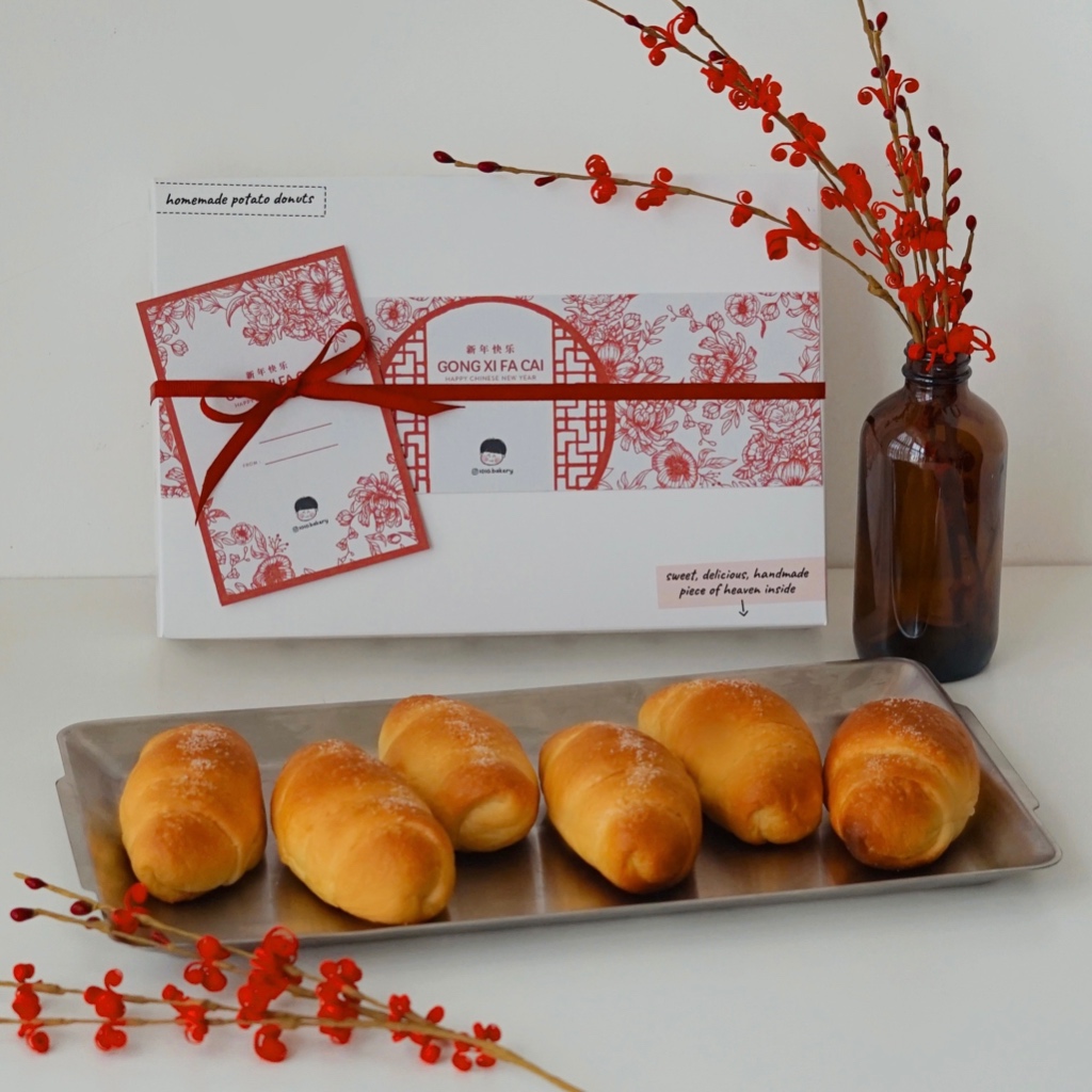 

Chinese New Year Hampers / Hampers Imlek Salt Bread