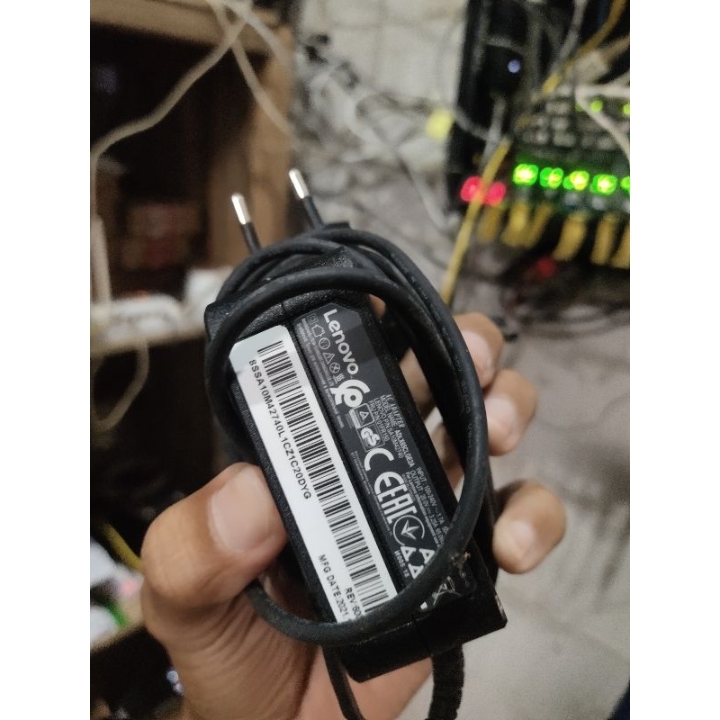 CHARGER/ CAS LAPTOP LENOVO
