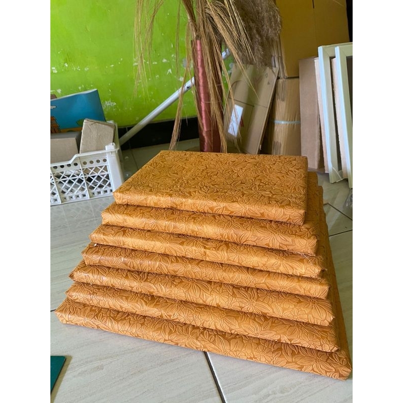 

Alas Hantaran Sterofoam/Dasar kotak hantaran