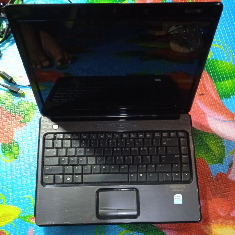 LEPTOP HP COMPAQ PRESARIO V3700 (minus)