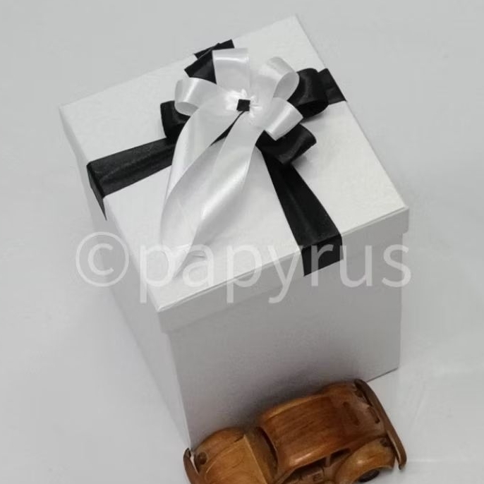 

PAPYRUS 15x15 Tinggi 20cm Kotak Kado Gift Box V2