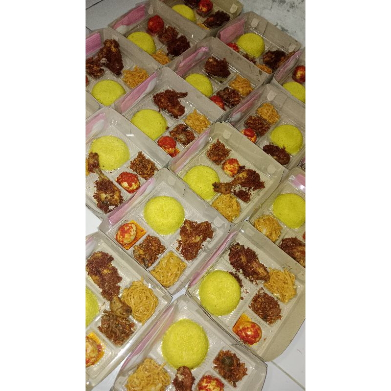 

Aneka cookies dan nasi tumpeng