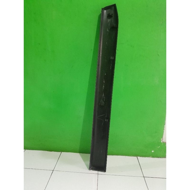 moulding pintu depan Nissan Xtrail T31 ori