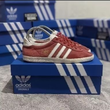 Adidas Gazelle og merah