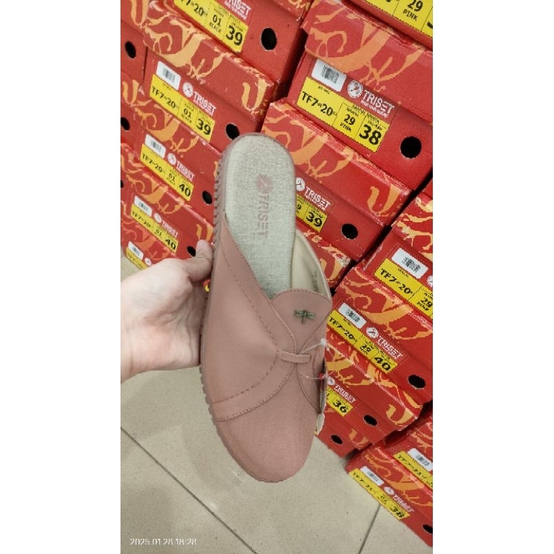 Sepatu Selop wanita brand Triset