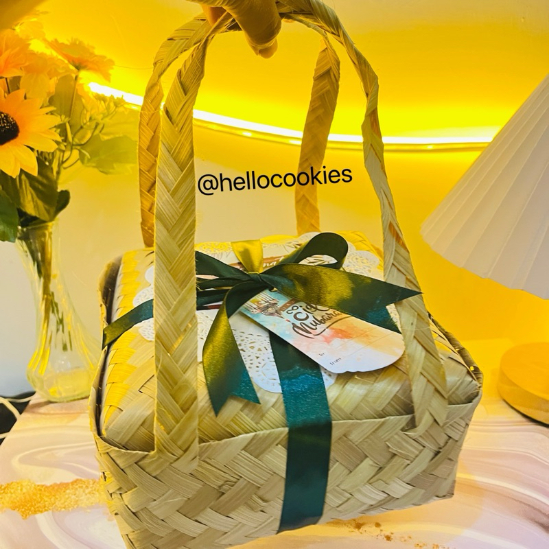 

HAMPERS KUE KERING MINIMALIS KEMASAN BESEK/HAMPERS LEBARAN/HAMPERS NATAL