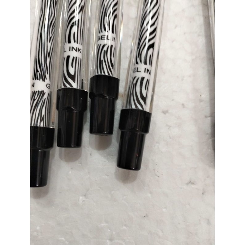 

PEN GEL HITAM TG340 1,0 MERK TIZO PEN GEL TEBAL PEN GEL TANDA TANGAN PEN GEL KANTORAN