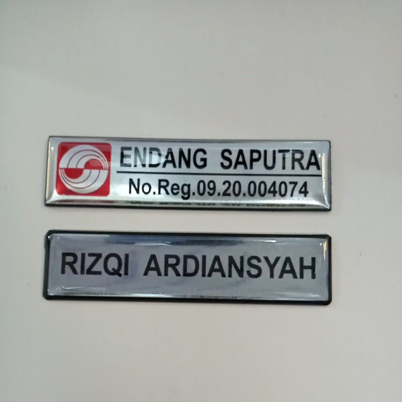 

nama akrilik silver